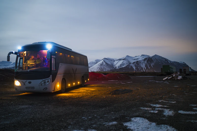 Bus interprovincial en terminal terrestre